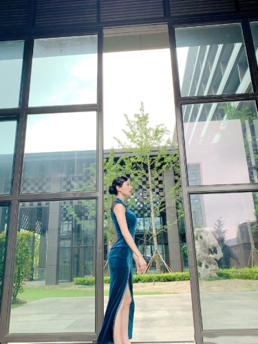 亚洲中文美人妻字幕亚洲中文美人妻，网络热议背后的故事
